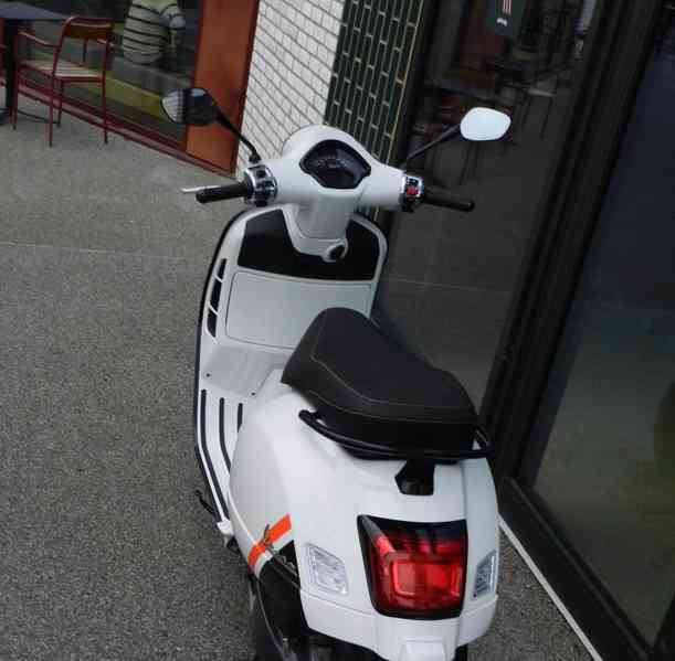 Vespa GTS 300 Super Sport, rok výroby 2024 - foto 3