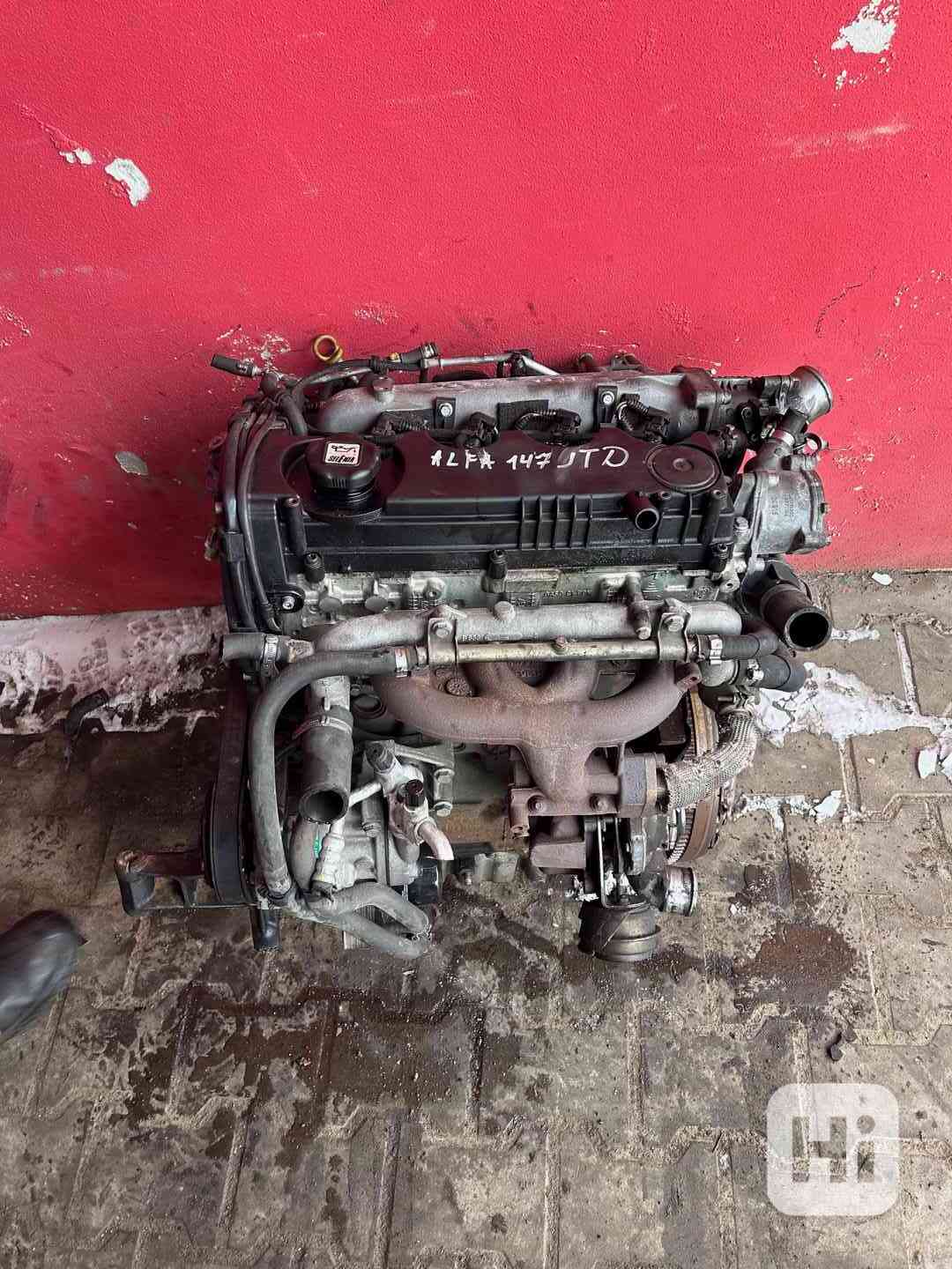 Motor Alfa Romeo 147 156 1,9JTD 85KW 937A2000 - foto 1