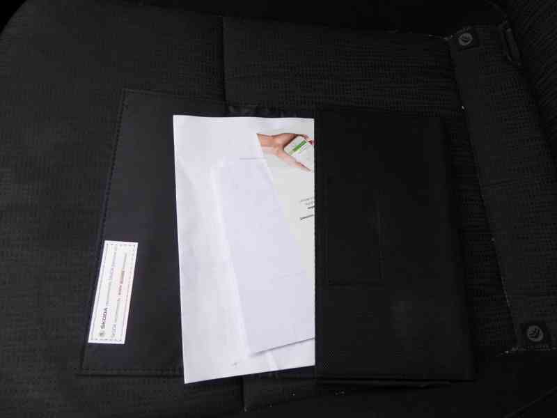 ŠKODA Octavia Combi Style 1,6 TDI 85 kW - foto 30