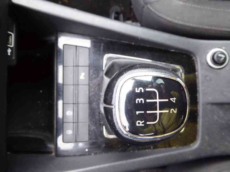 ŠKODA Octavia Combi Style 1,6 TDI 85 kW - foto 27