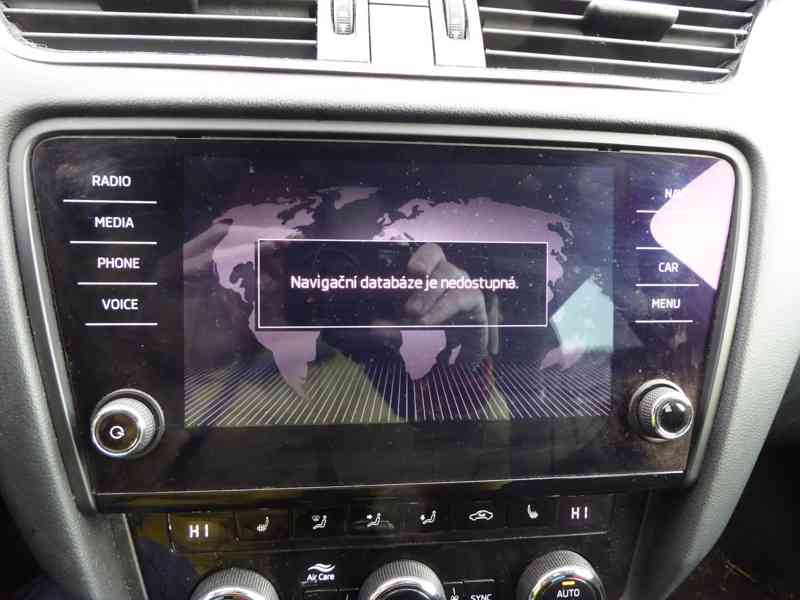 ŠKODA Octavia Combi Style 1,6 TDI 85 kW - foto 22