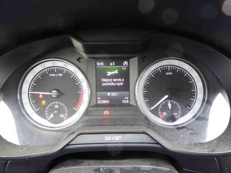 ŠKODA Octavia Combi Style 1,6 TDI 85 kW - foto 18
