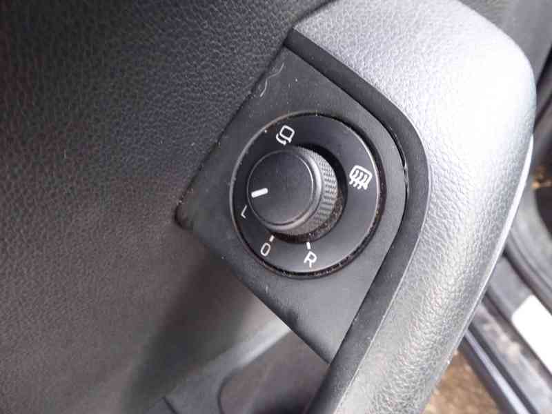 ŠKODA Octavia Combi Style 1,6 TDI 85 kW - foto 15