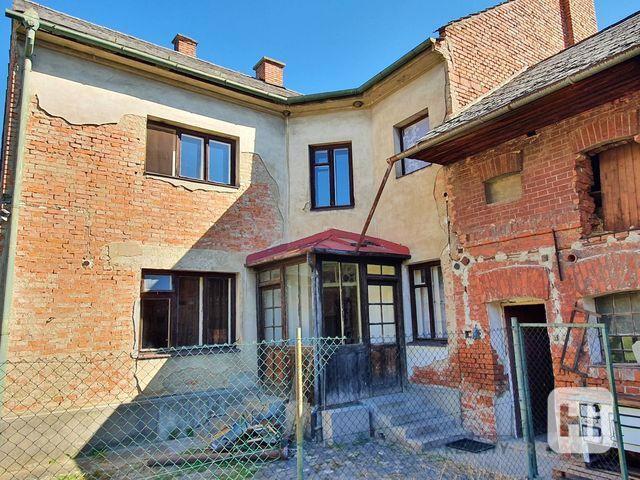 Prodej rodinného domu 300m2, stodola, hospodářská budova,zahrada,pozemek 1179 m2,Tovéř okr. Olomouc - foto 1
