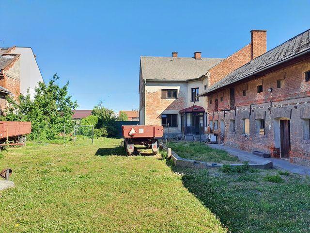 Prodej rodinného domu 300m2, stodola, hospodářská budova,zahrada,pozemek 1179 m2,Tovéř okr. Olomouc - foto 2