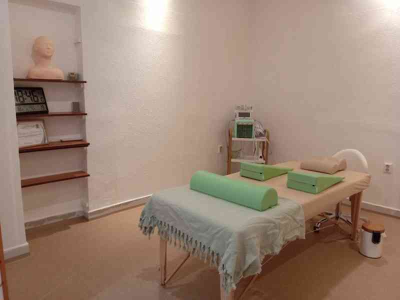 Přenechám kompletně vybavený kosmetický salón - foto 20