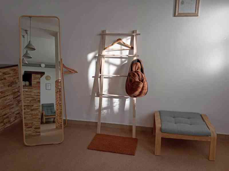 Přenechám kompletně vybavený kosmetický salón - foto 12