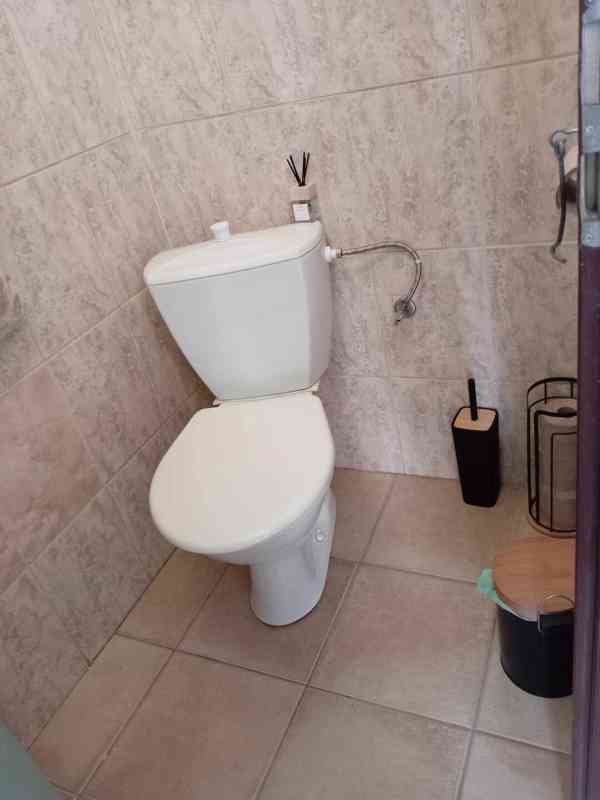 Přenechám kompletně vybavený kosmetický salón - foto 6
