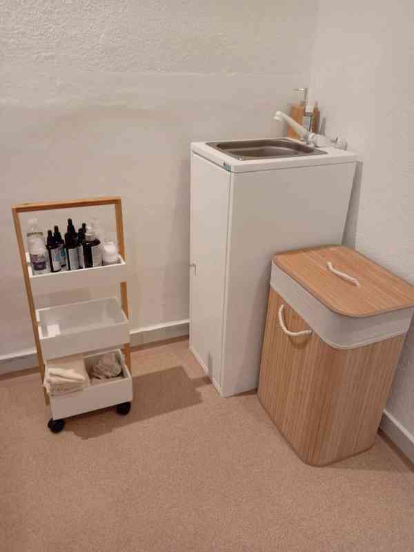 Přenechám kompletně vybavený kosmetický salón - foto 23