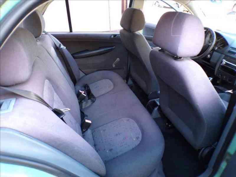 Škoda Fabia 1,4 MPI - foto 9