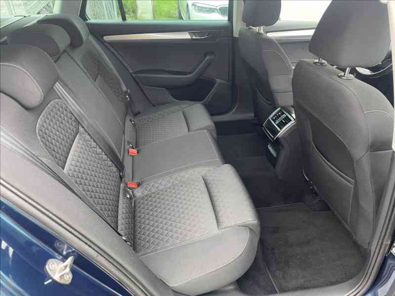 Škoda Superb 2,0 TDi DSG NAVI, APP, 1.MAJ, DPH - foto 9