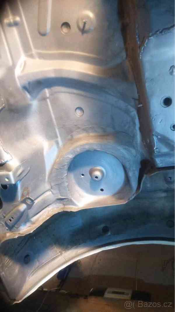 BMW Řada 3 2,8 - foto 5