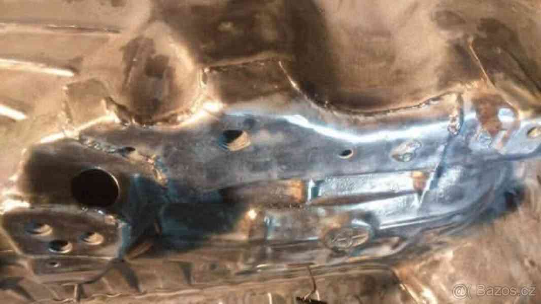 BMW Řada 3 2,8 - foto 9