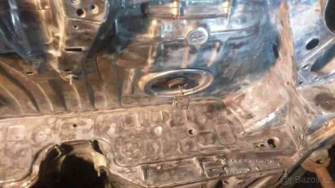 BMW Řada 3 2,8 - foto 8