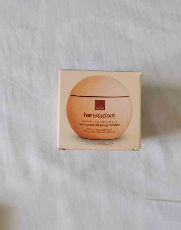 Luxusní tělový krém Avon Her Wisdom Baobab – 180 ml - foto 3