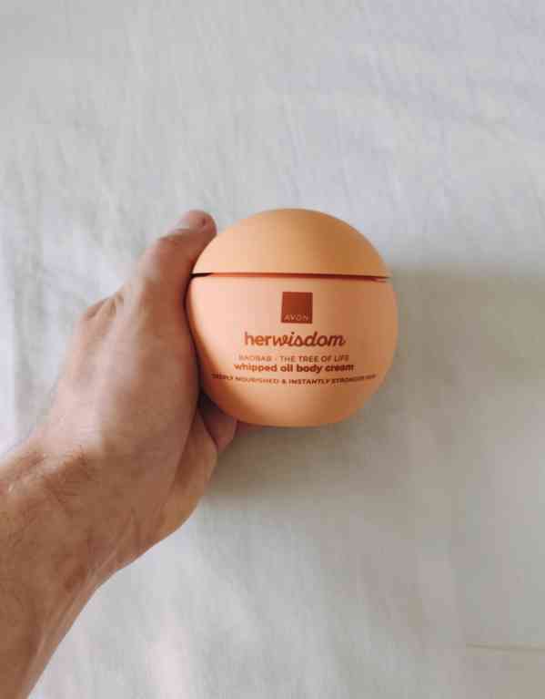 Luxusní tělový krém Avon Her Wisdom Baobab – 180 ml - foto 4
