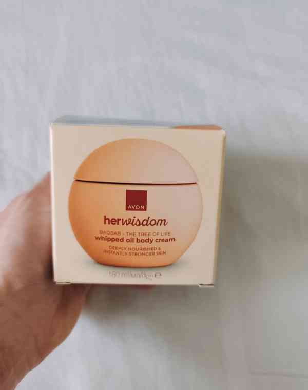 Luxusní tělový krém Avon Her Wisdom Baobab – 180 ml - foto 2