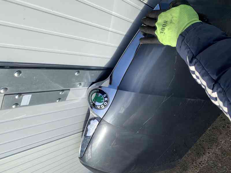 5J skoda fabia 2 II roomster 10-15 Kapota lista - foto 12