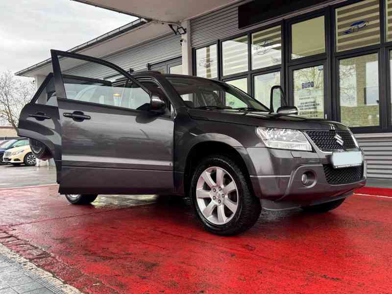 Suzuki Grand Vitara 2.4i Club Aut. benzín 124kw - foto 8