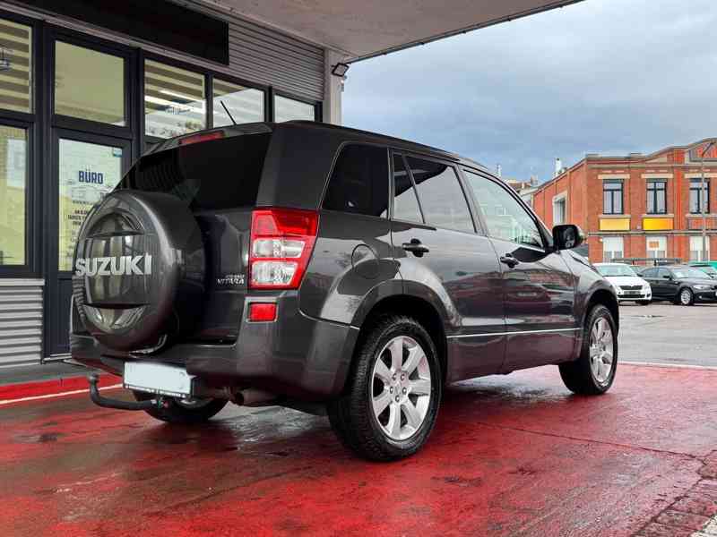 Suzuki Grand Vitara 2.4i Club Aut. benzín 124kw - foto 5