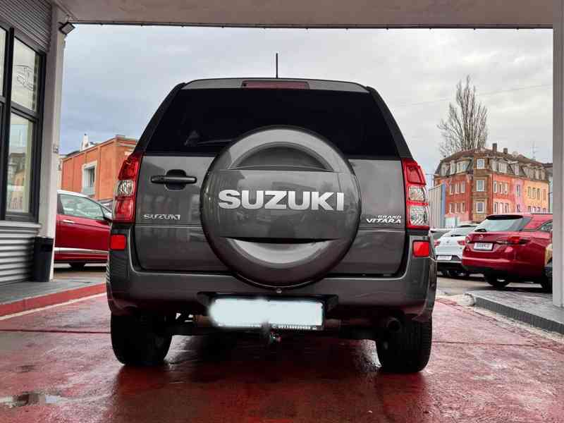 Suzuki Grand Vitara 2.4i Club Aut. benzín 124kw - foto 3