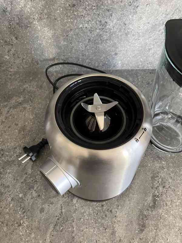 Stolní mixér, téměř nový - foto 7