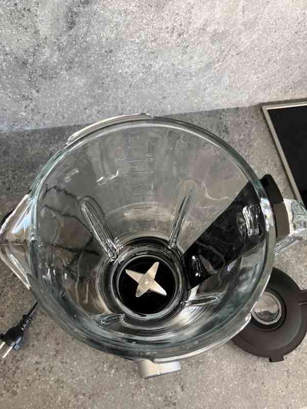 Stolní mixér, téměř nový - foto 8