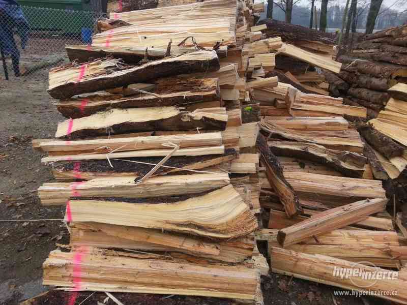 Palivové dřevo horší kvality v metrových délkách NAŠTÍPANÉ - foto 2