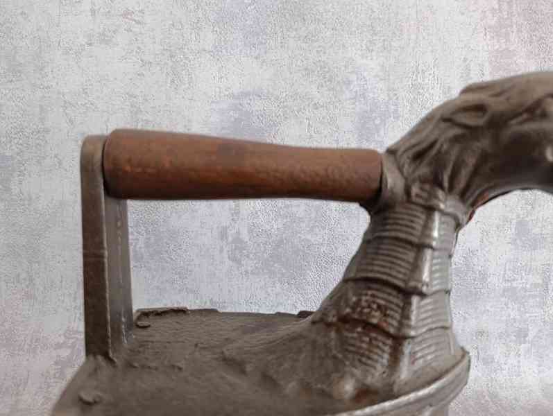 Obrovská atypická komínová žehlička, 9,65kg TOP - foto 5