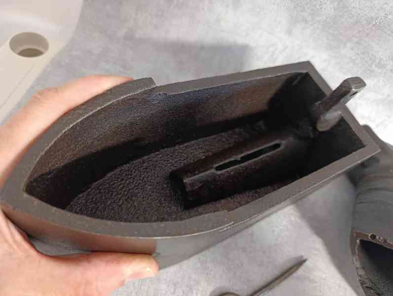 Obrovská atypická komínová žehlička, 9,65kg TOP - foto 13