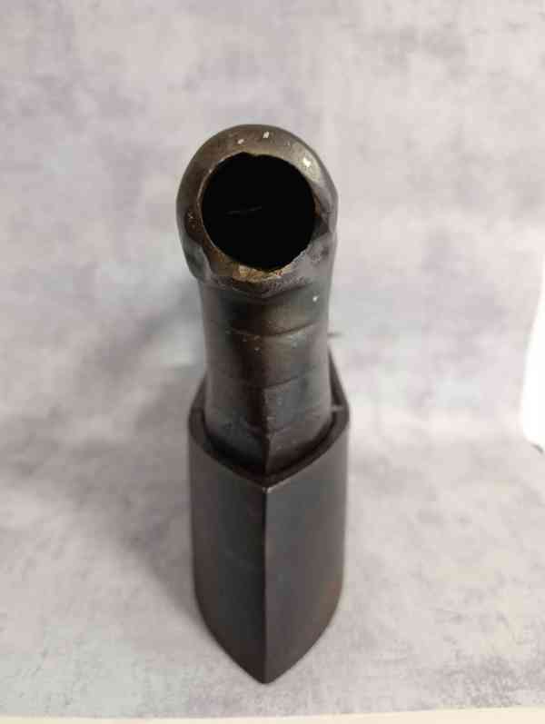 Obrovská atypická komínová žehlička, 9,65kg TOP - foto 4