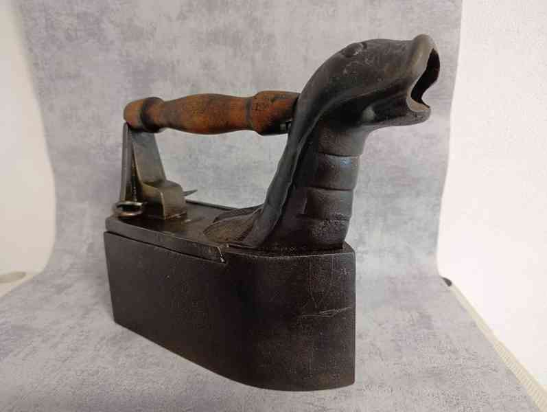 Obrovská atypická komínová žehlička, 9,65kg TOP - foto 10