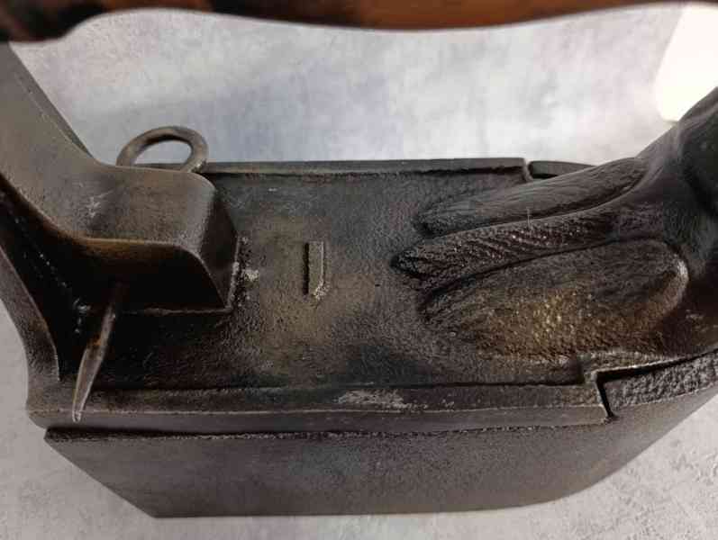 Obrovská atypická komínová žehlička, 9,65kg TOP - foto 19