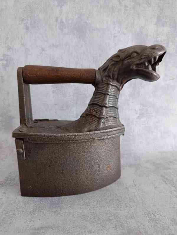 DRAK atypická žehlička do vaší sbírky. Doprava zdarma - foto 3