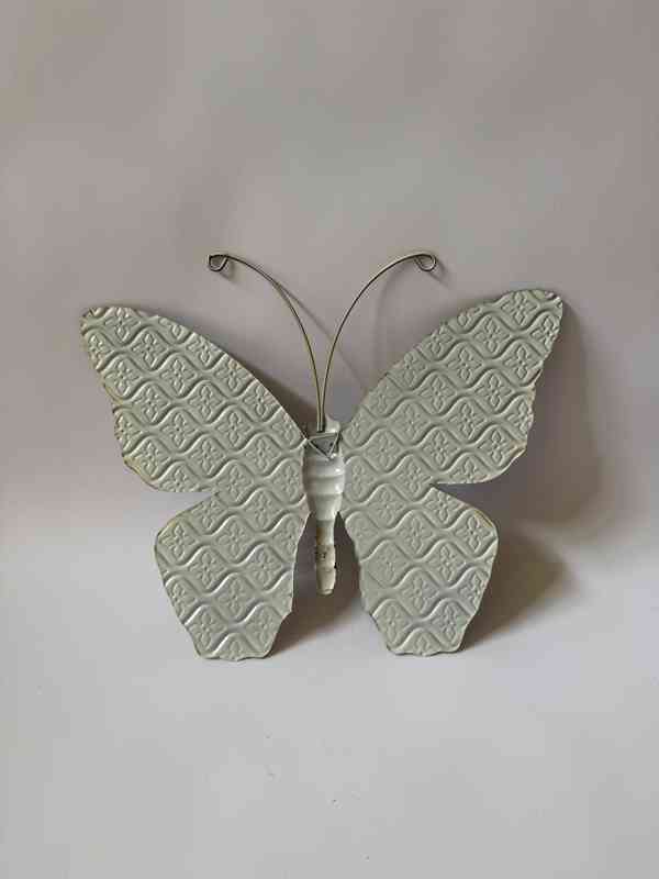 Duhový motýl - kovová nástěnná dekorace 29 cm - foto 2