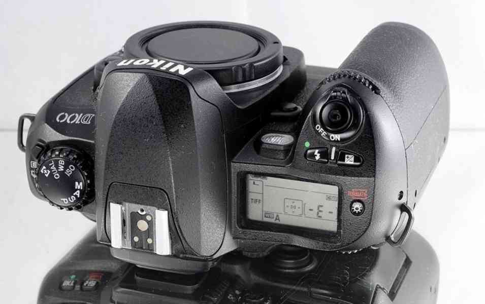 Nikon D100 **APS-C 6.1 Mpix CCD* jpeg, raw, tiff** - foto 5