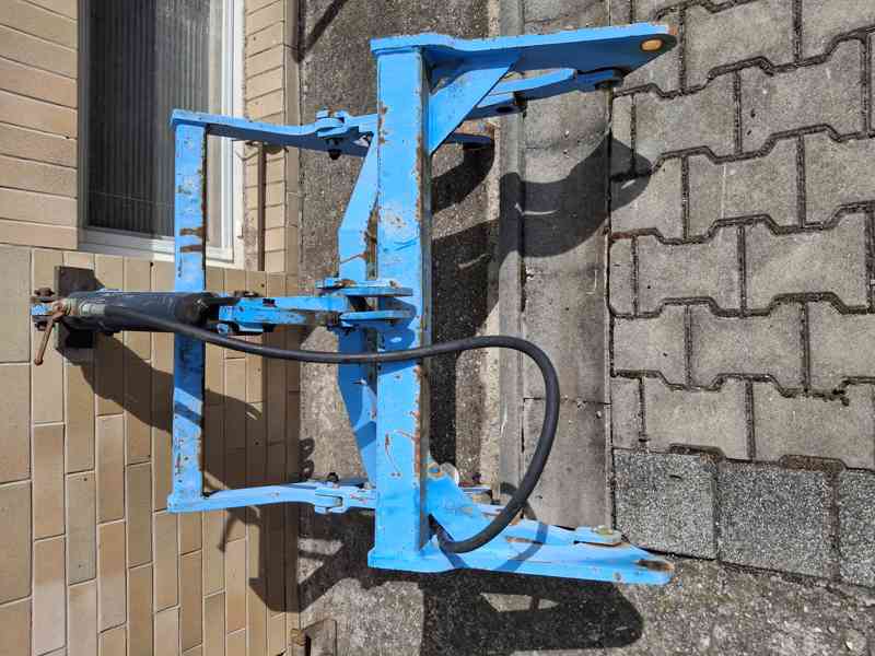 Tříbodový závěs zemědělských strojů  - foto 3