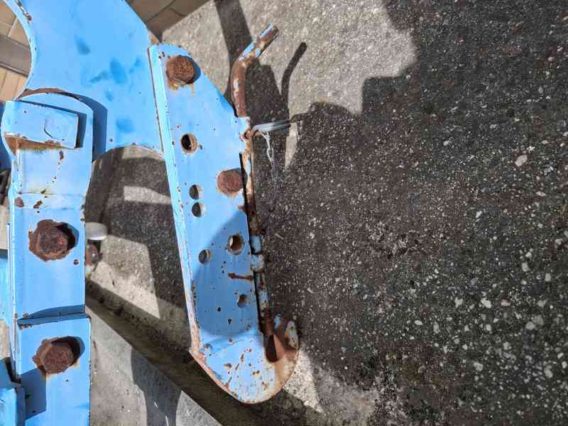 Tříbodový závěs zemědělských strojů  - foto 2