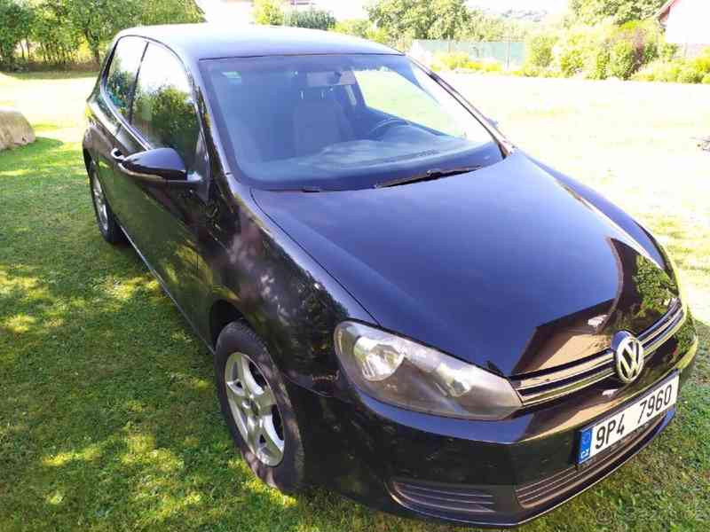 Volkswagen Golf 1,4 i 59kW Comfortline černá - foto 5