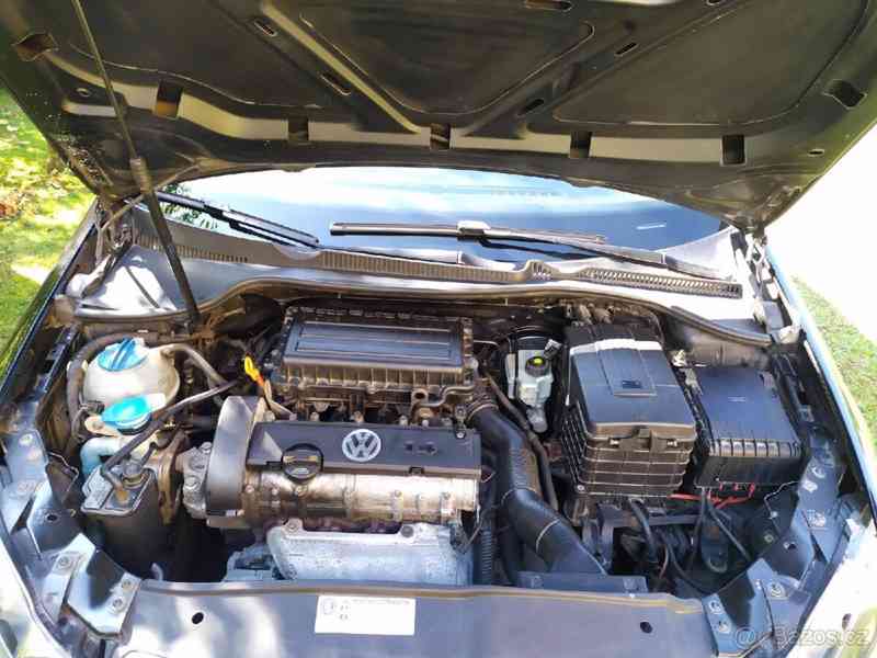 Volkswagen Golf 1,4 i 59kW Comfortline černá - foto 9