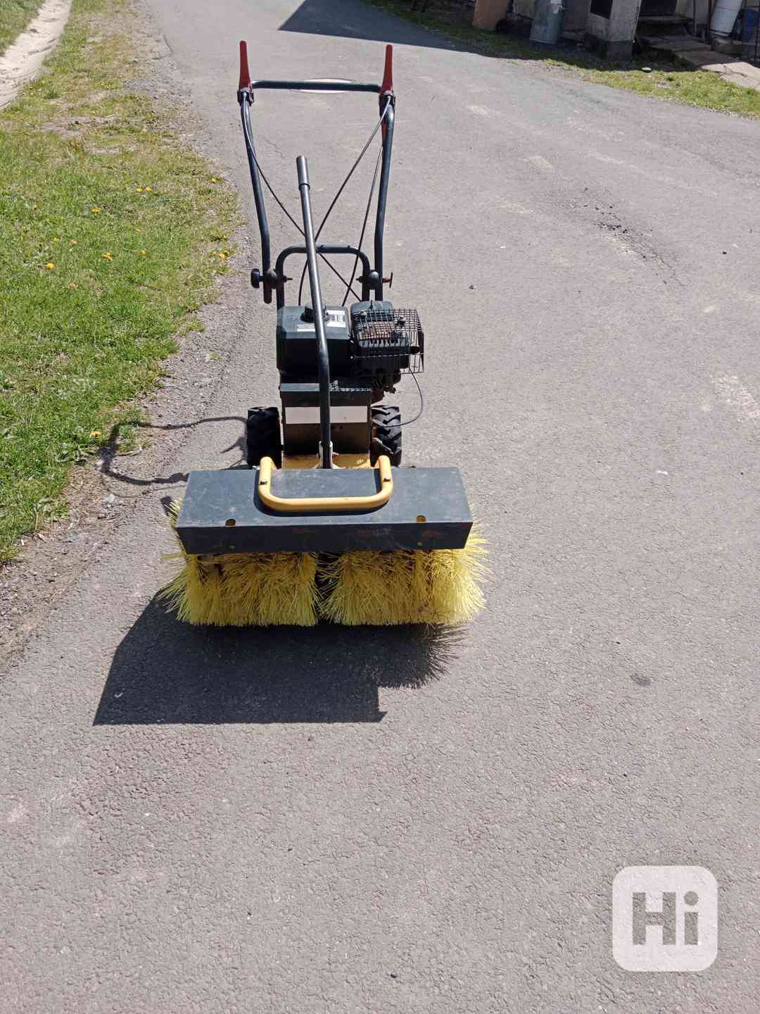 Zametací kartáč  - foto 1