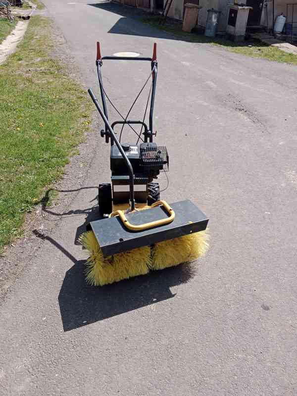 Zametací kartáč  - foto 2