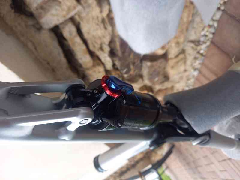 Celoodpružené jízdní kolo Škoda- Superior MTB+ Shimano Deore - foto 14