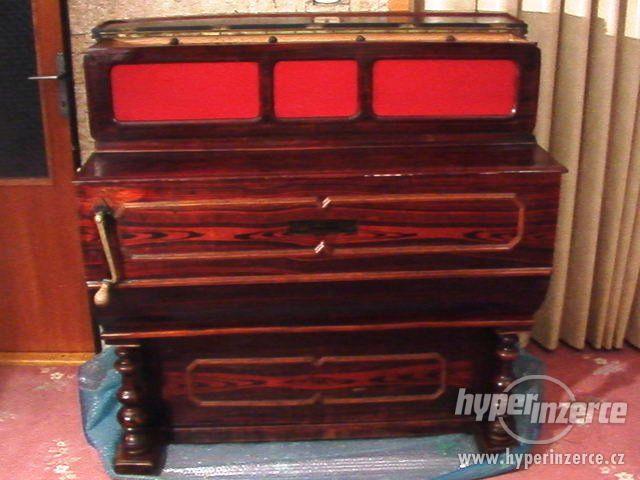 Flašinet se zvonkohrou Orchestrion piano - foto 1