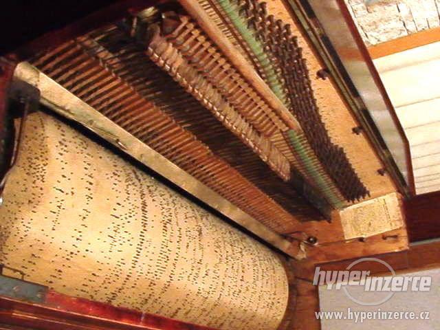 Flašinet se zvonkohrou Orchestrion piano - foto 5