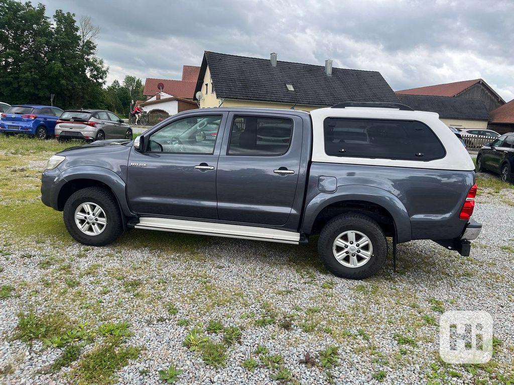 Toyota Hilux 3,0 D4D Double Cab Life 4x4 Aut. 126kw - foto 1