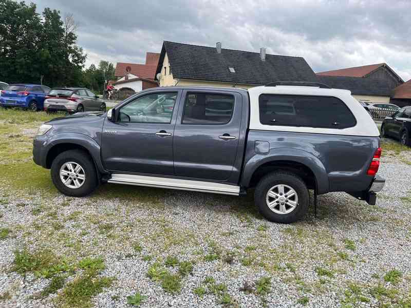 Toyota Hilux 3,0 D4D Double Cab Life 4x4 Aut. 126kw - foto 1