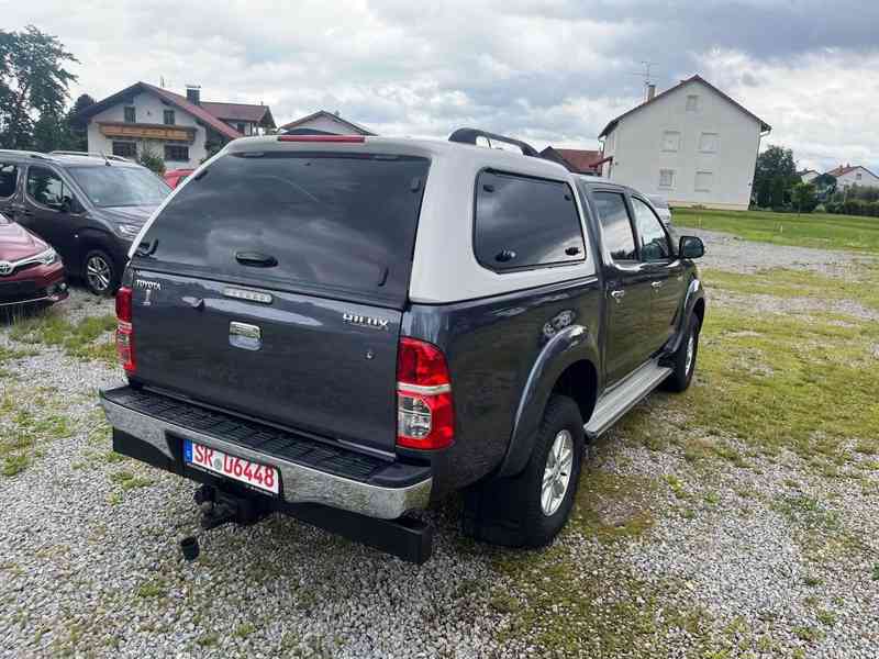 Toyota Hilux 3,0 D4D Double Cab Life 4x4 Aut. 126kw - foto 7