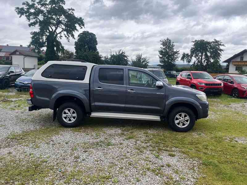 Toyota Hilux 3,0 D4D Double Cab Life 4x4 Aut. 126kw - foto 5