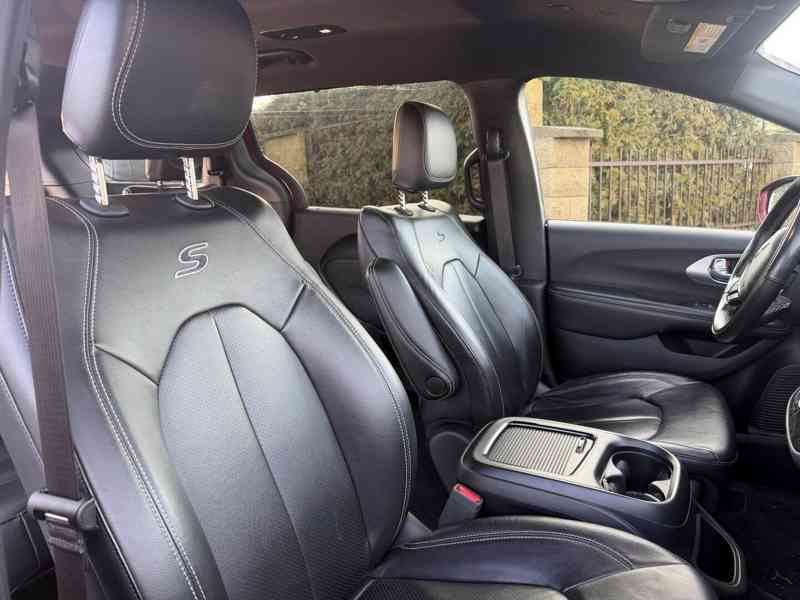 Chrysler Pacifica 3,6 4x4 AWD SType Radar 2022 - foto 10